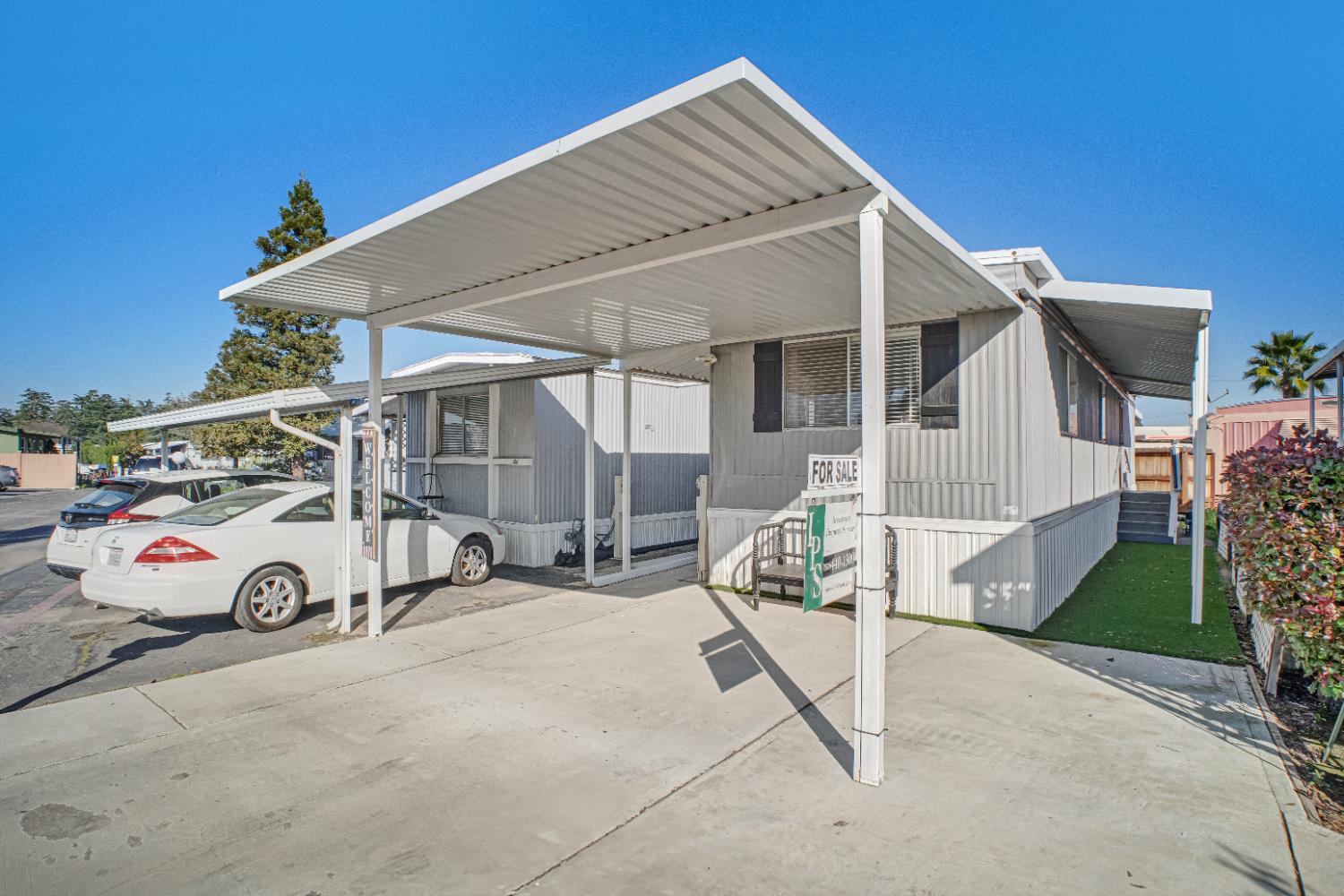 1724 Minnewawa #95, Clovis, CA 93612