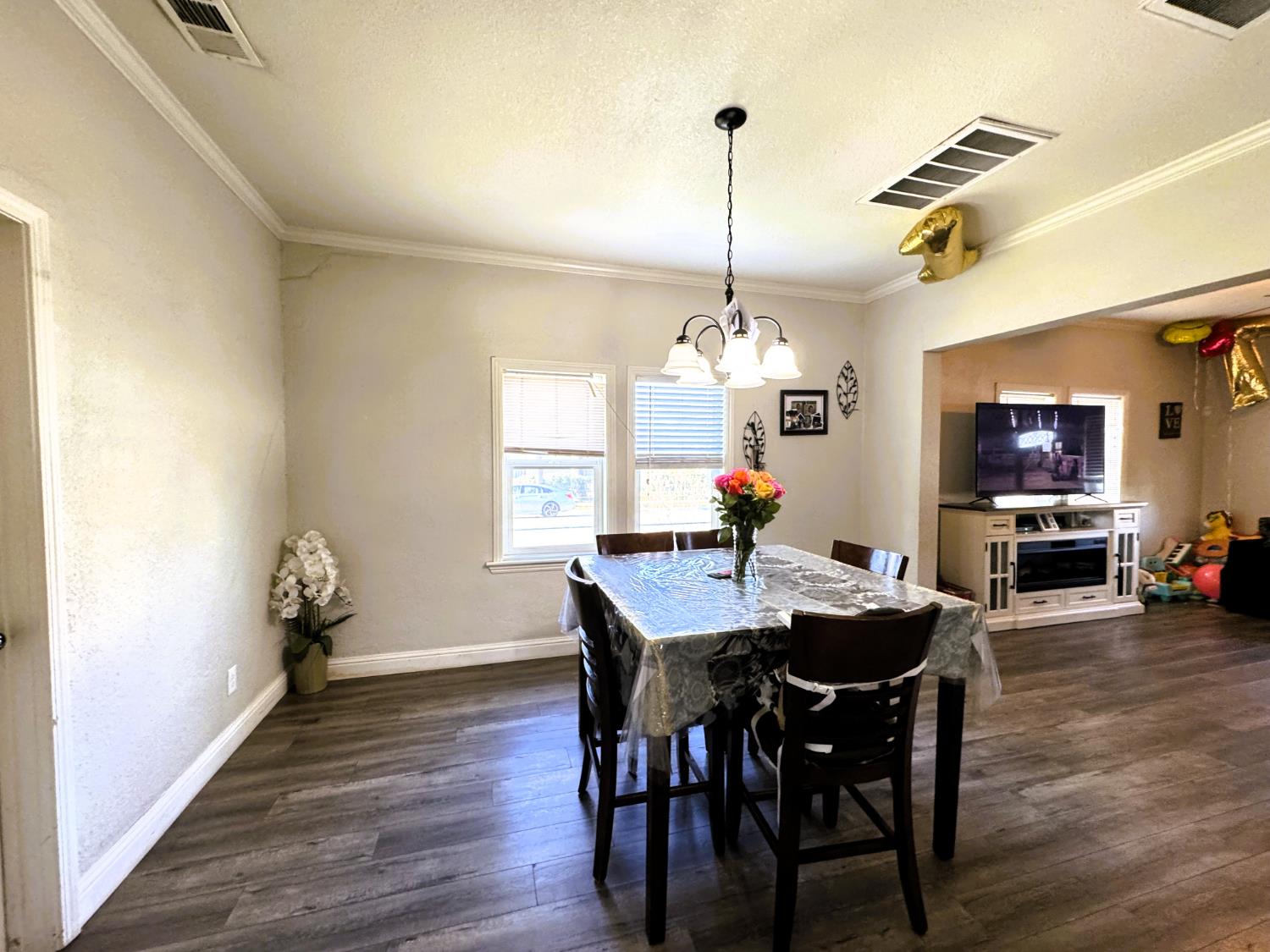 3402 E Townsend Ave, Fresno, CA 93702