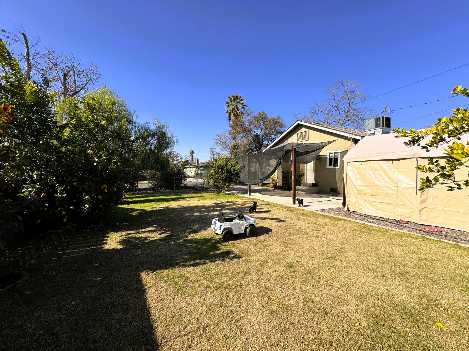 3402 E Townsend Ave, Fresno, CA 93702