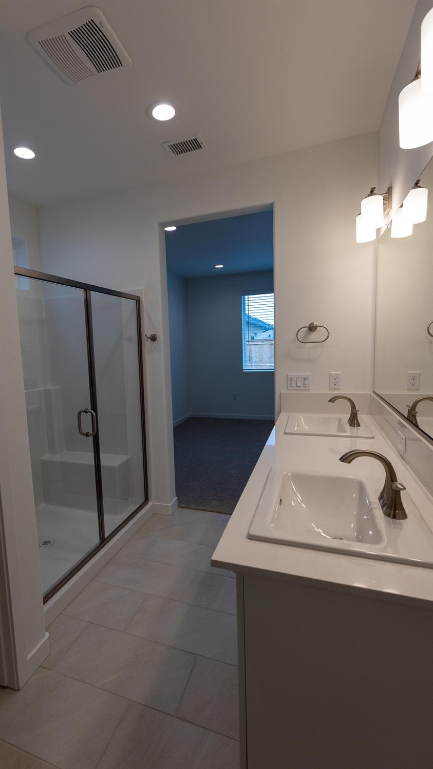 4177 Agnes Ln, Madera, CA 93636