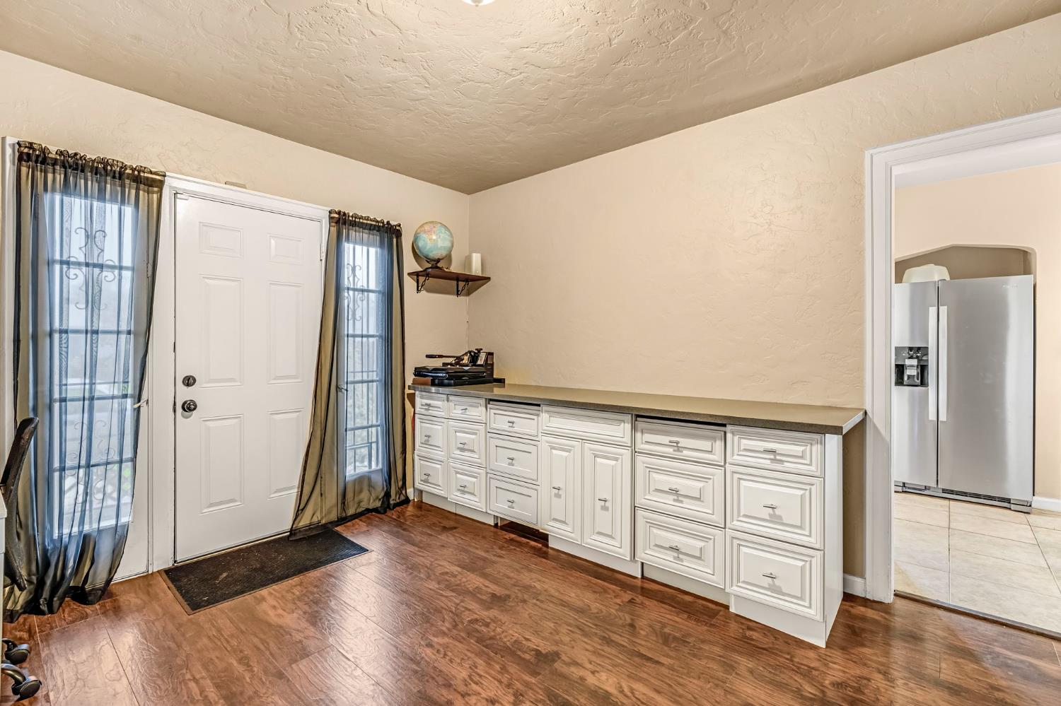 4546 E Iowa Ave, Fresno, CA 93702