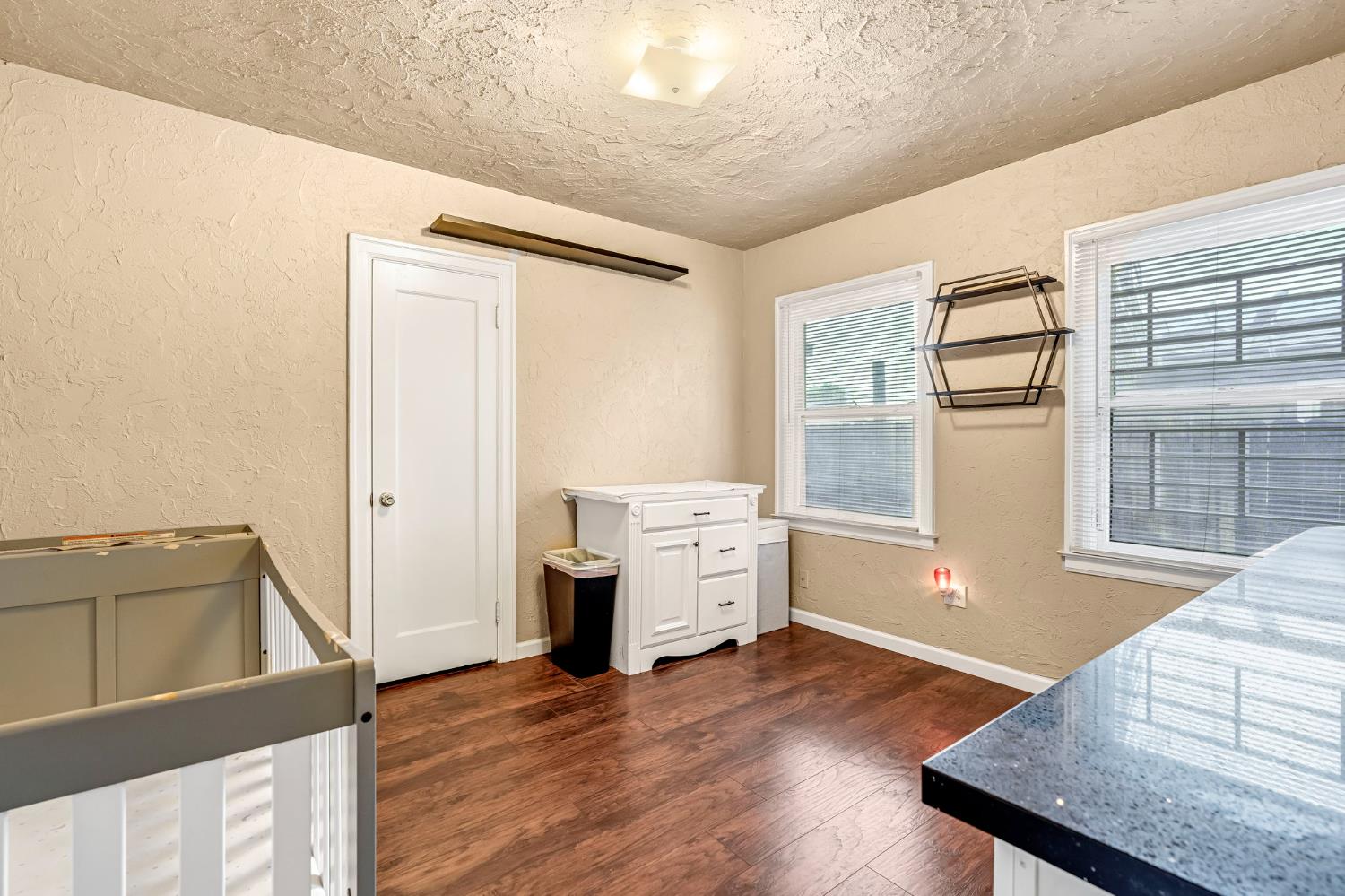 4546 E Iowa Ave, Fresno, CA 93702