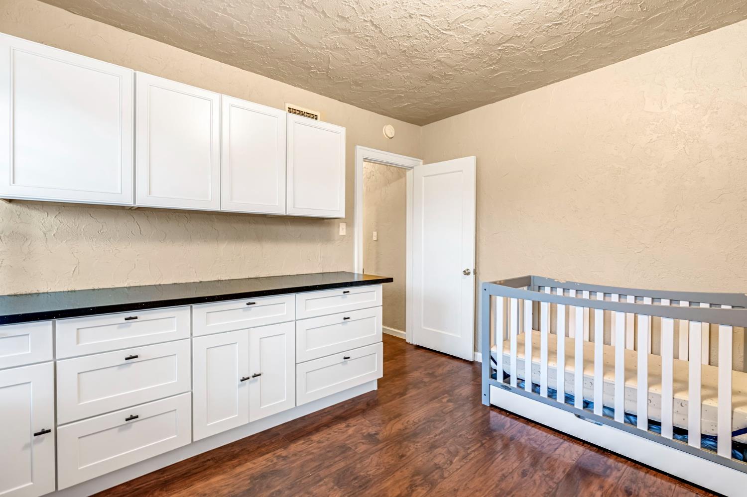 4546 E Iowa Ave, Fresno, CA 93702