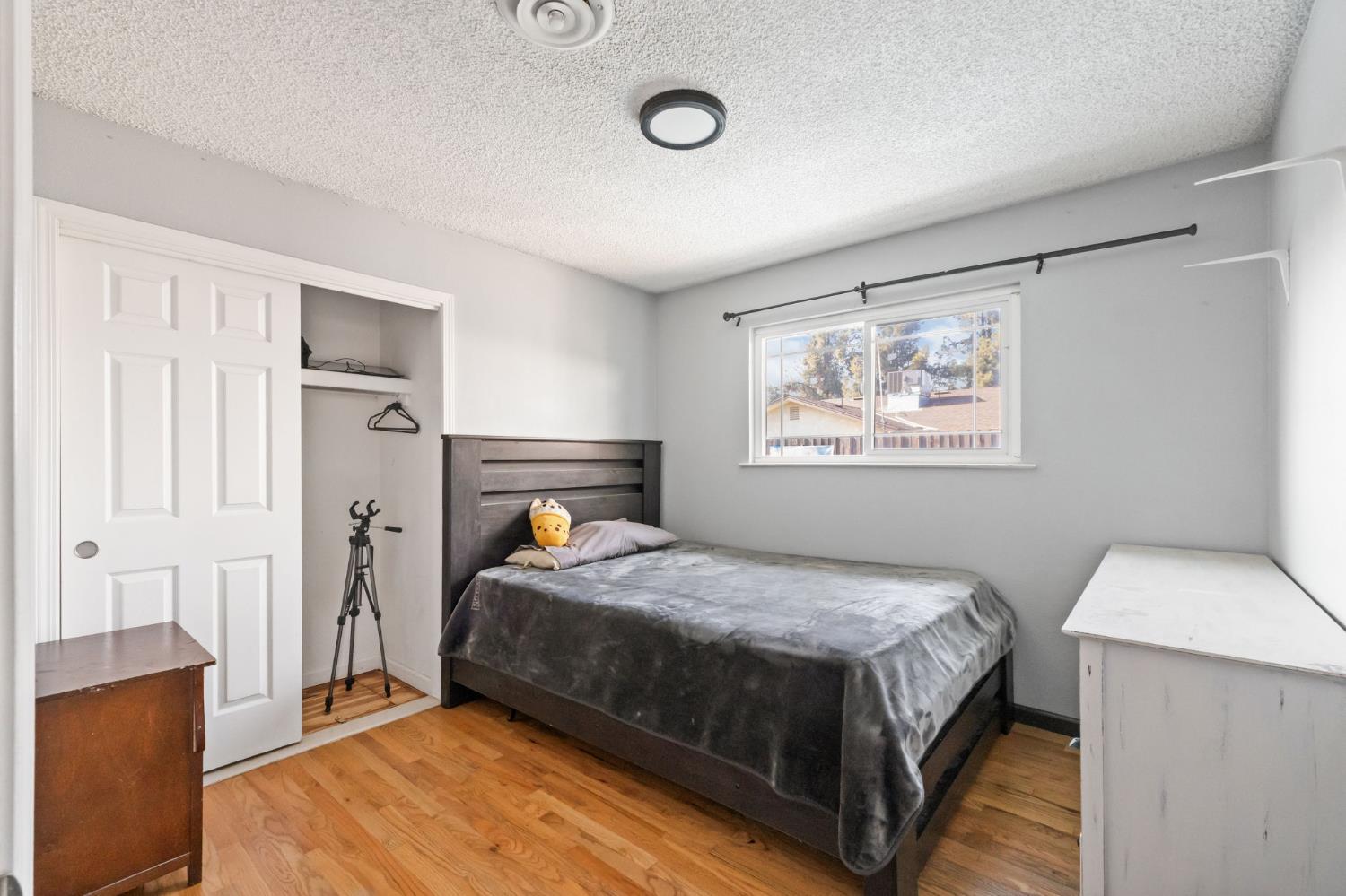 2527 S Linda Vista St, Visalia, CA 93277