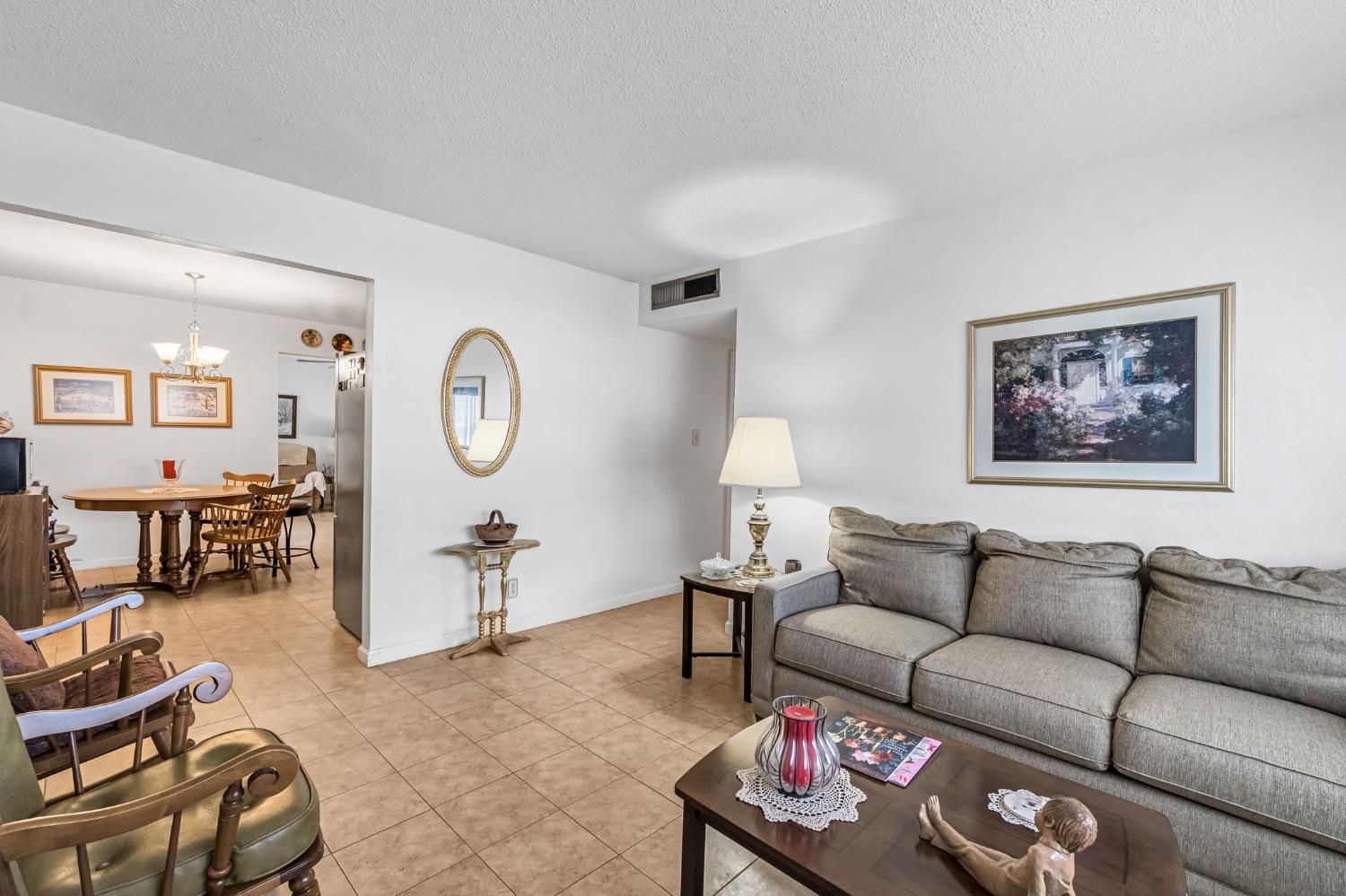 2515 W Lansing Way, Fresno, CA 93705