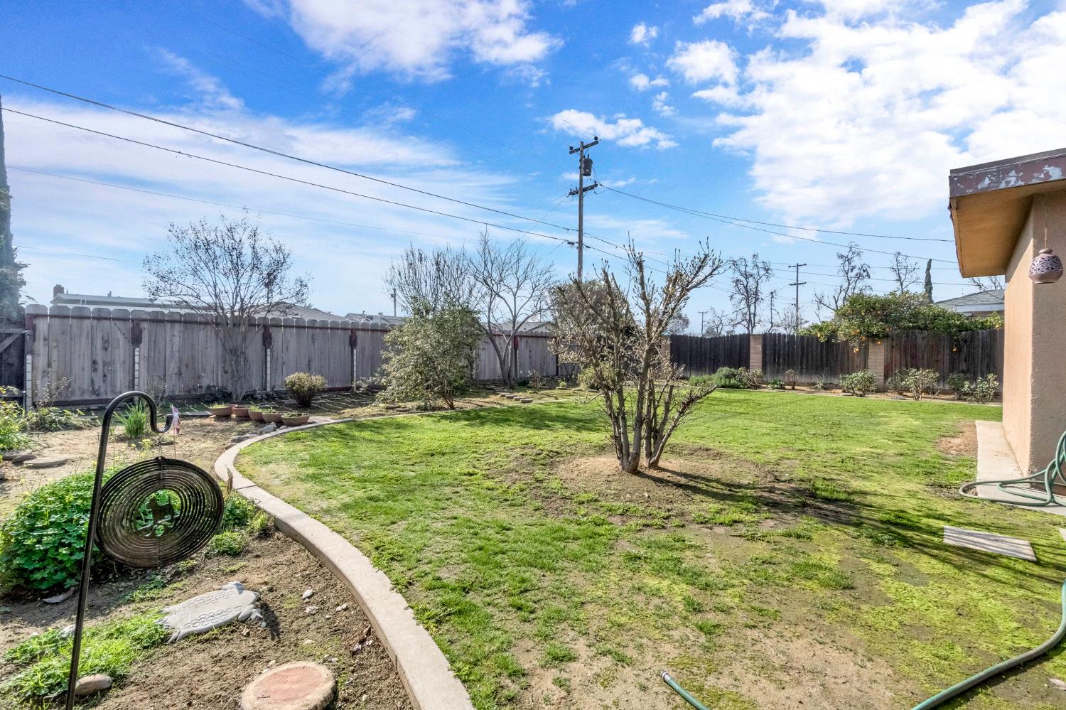 2515 W Lansing Way, Fresno, CA 93705