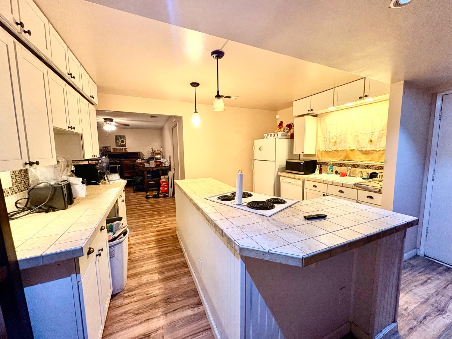 1833 W Pico, Fresno, CA 93705