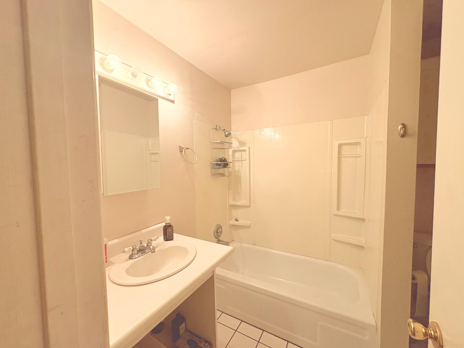 1833 W Pico, Fresno, CA 93705