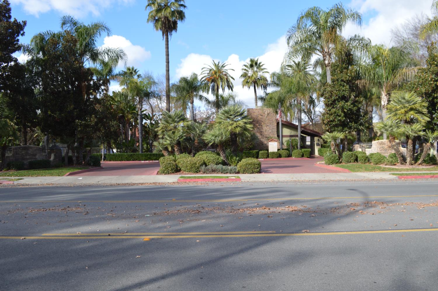 2881 Huntington Blvd #235, Fresno, CA 93721