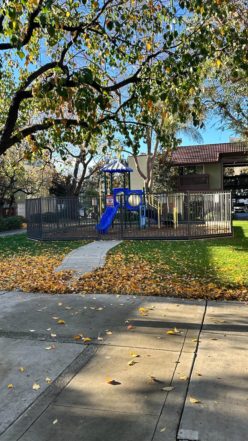 2881 Huntington Blvd #235, Fresno, CA 93721