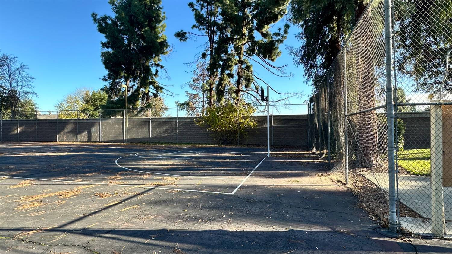 2881 Huntington Blvd #235, Fresno, CA 93721