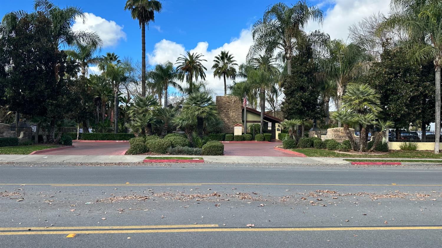 2881 Huntington Blvd #235, Fresno, CA 93721