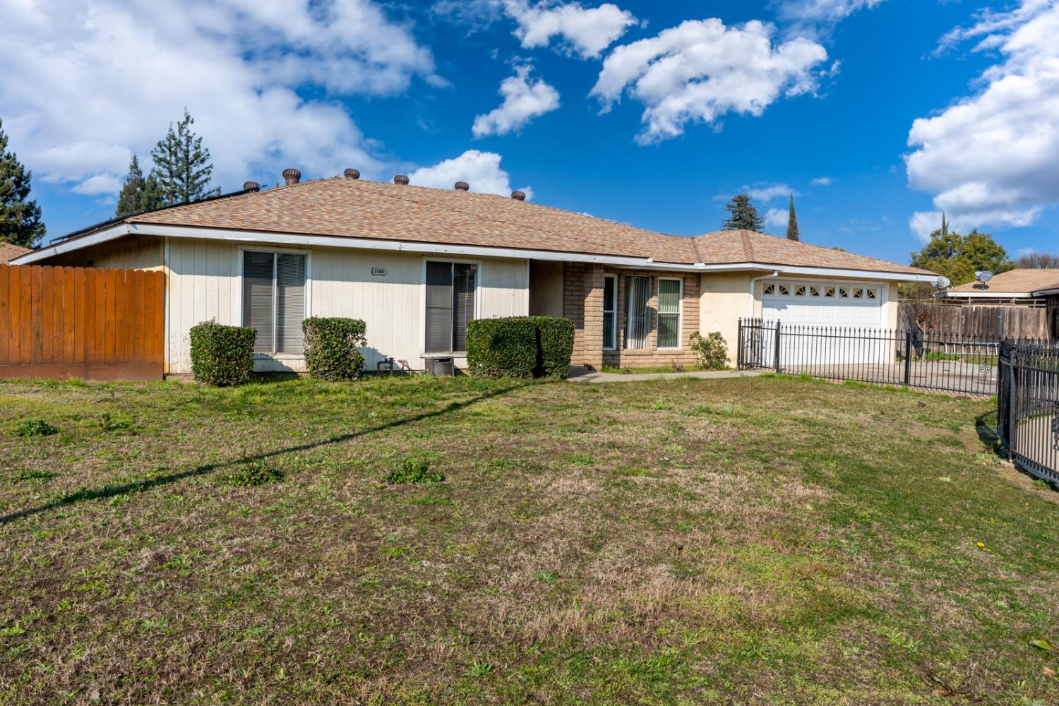 2160 3Rd St, Sanger, CA 93657
