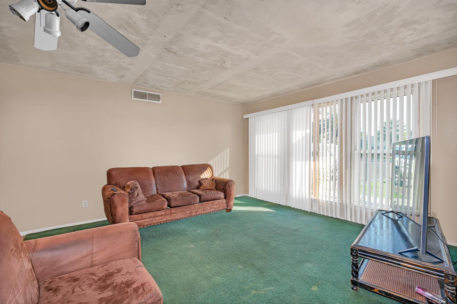 2160 3Rd St, Sanger, CA 93657