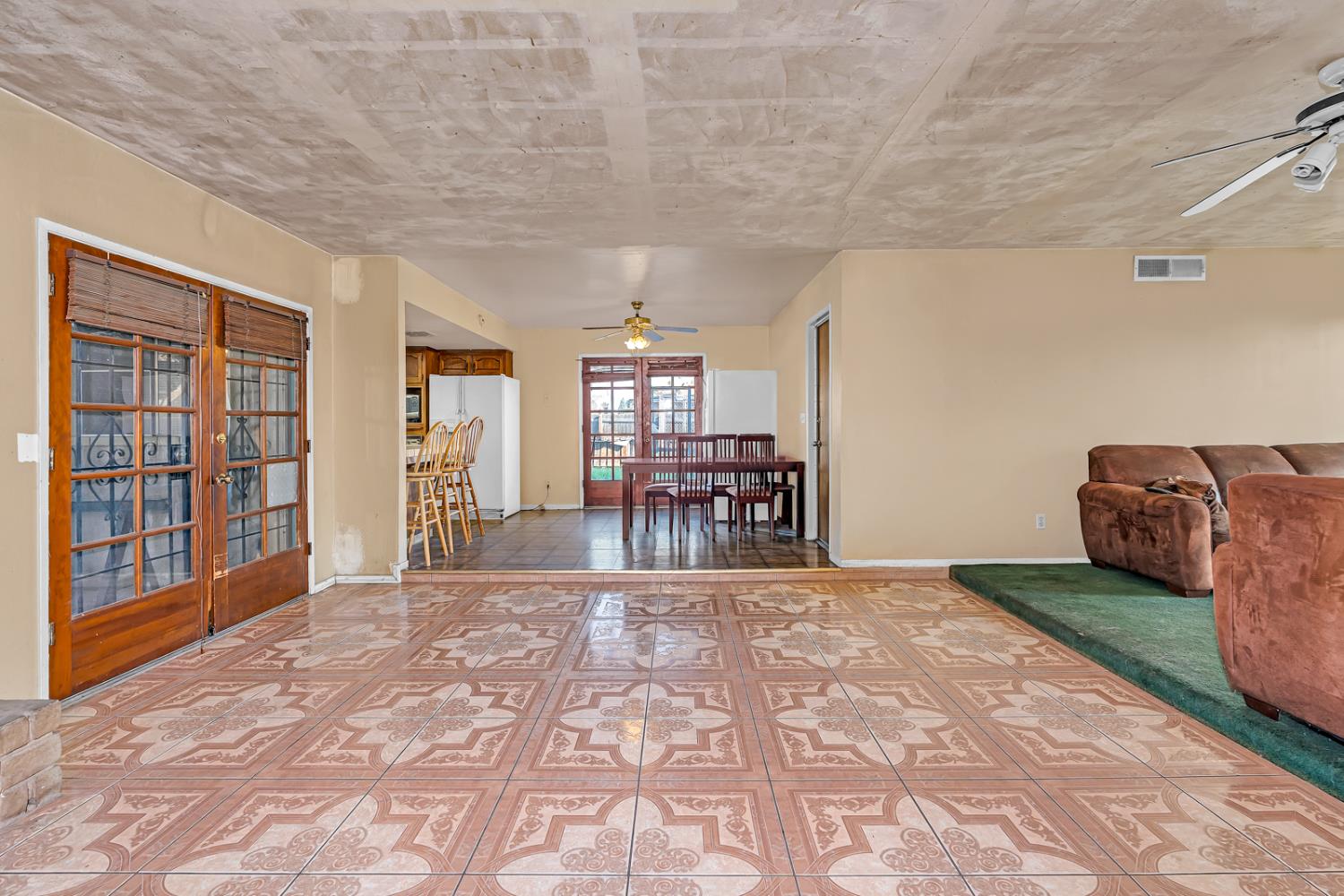 2160 3Rd St, Sanger, CA 93657