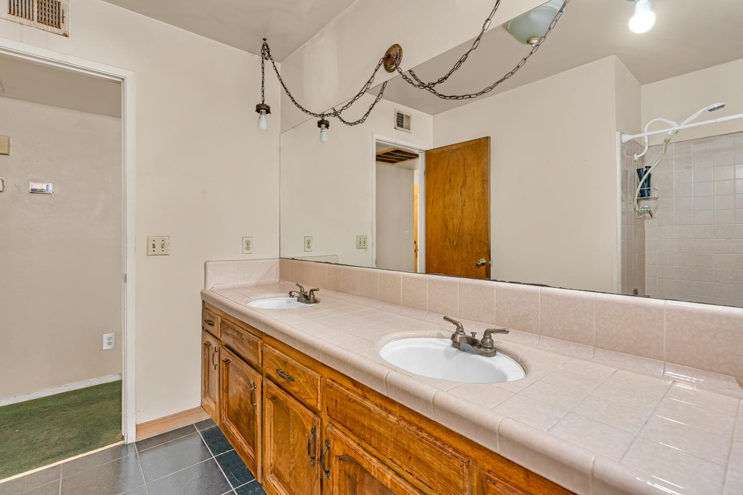 2160 3Rd St, Sanger, CA 93657