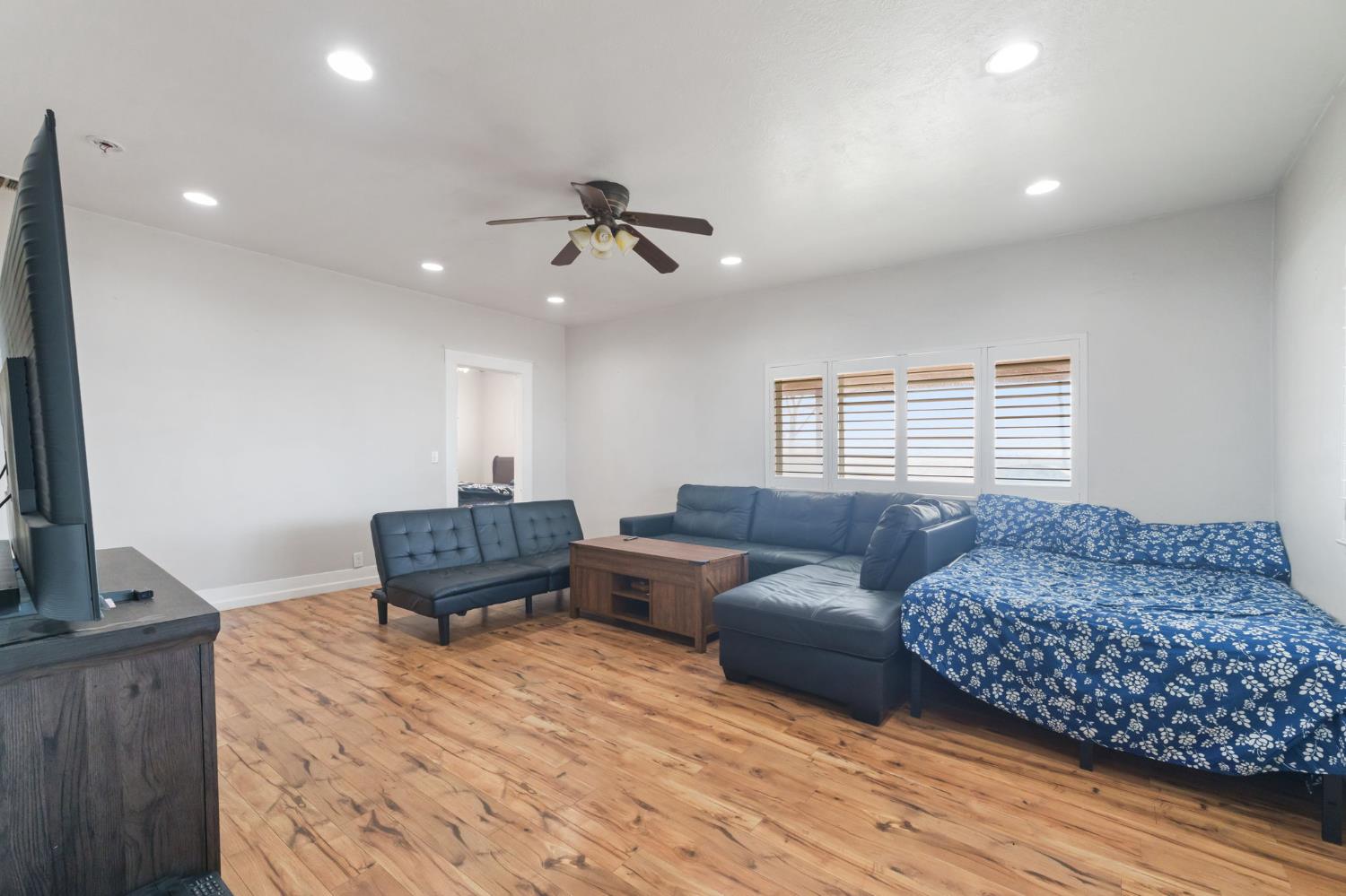 3708 W North Ave, Fresno, CA 93706