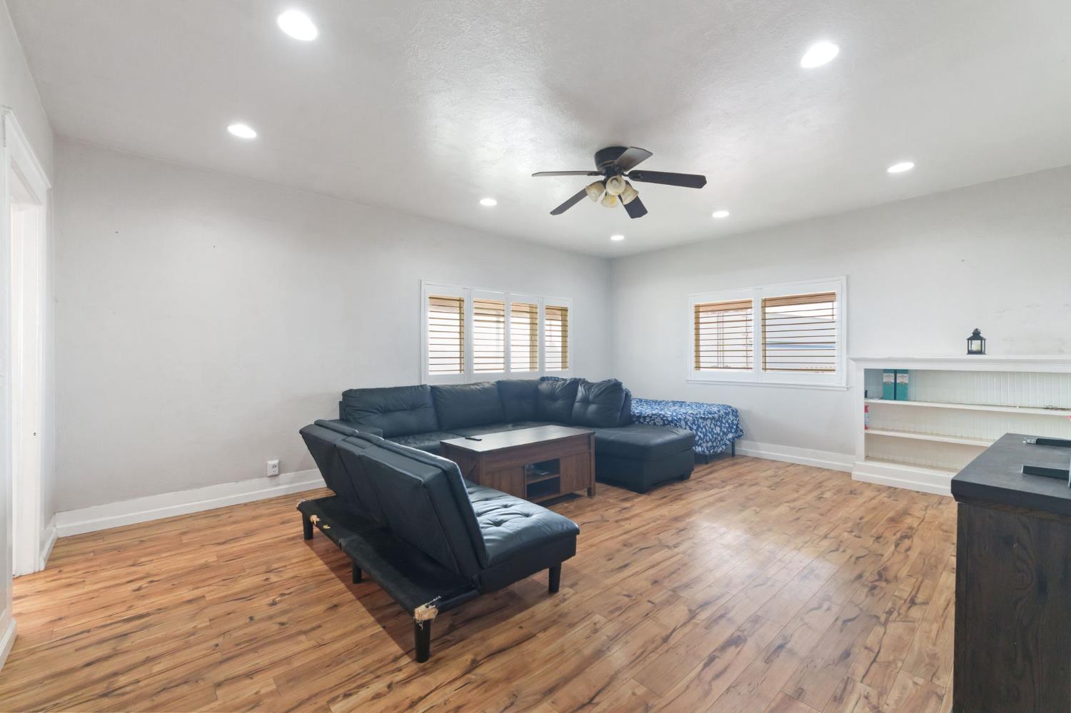 3708 W North Ave, Fresno, CA 93706