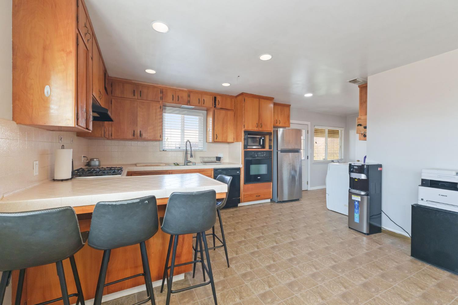 3708 W North Ave, Fresno, CA 93706