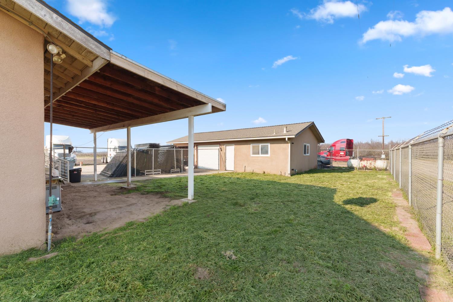 3708 W North Ave, Fresno, CA 93706