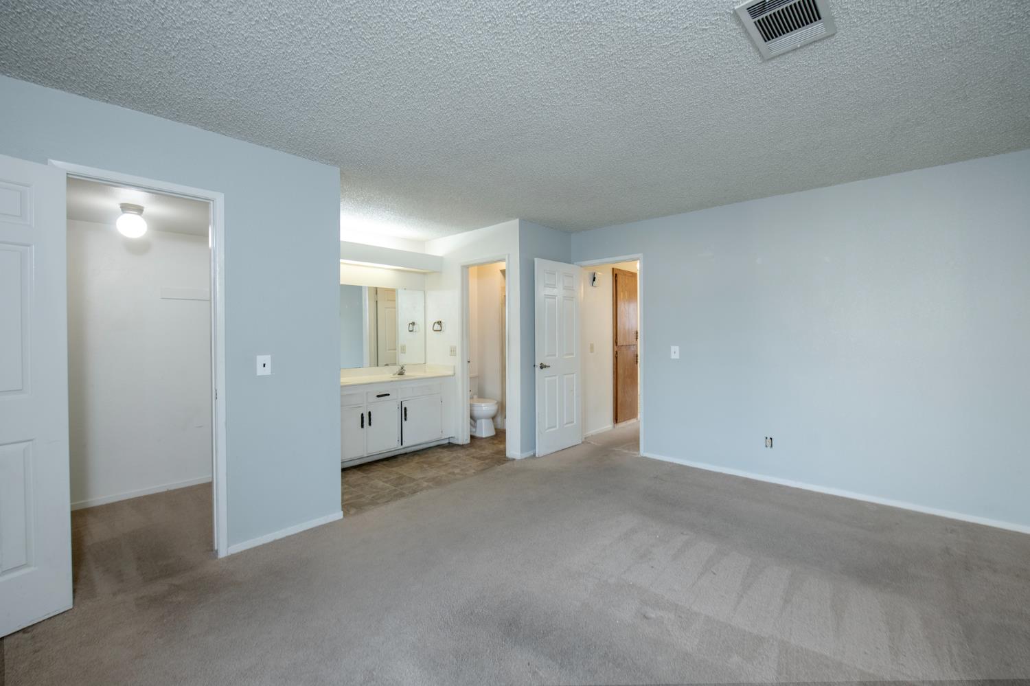 1423 Plymouth Rock Way, Clovis, CA 93612