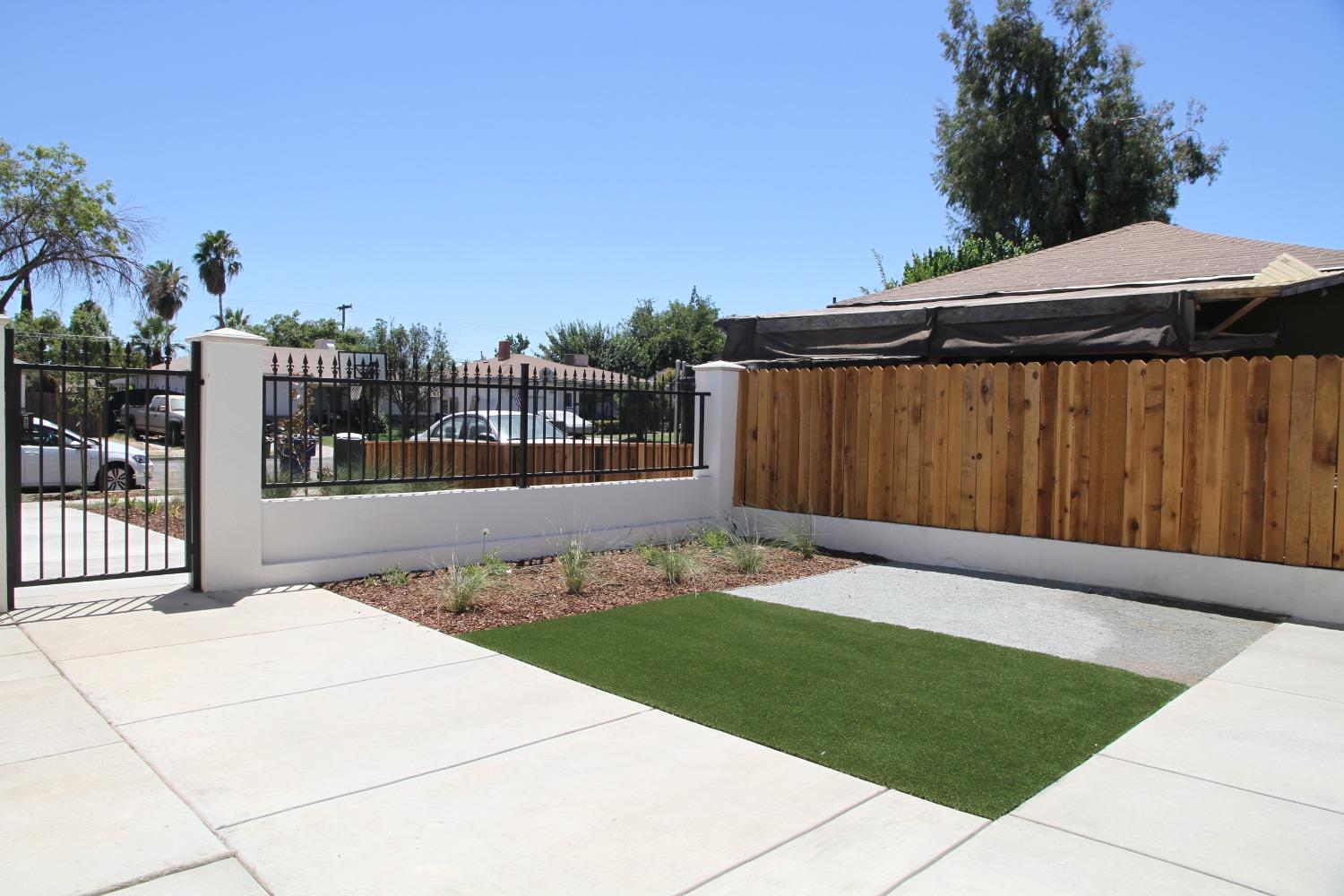 728 W Vassar, Fresno, CA 93705