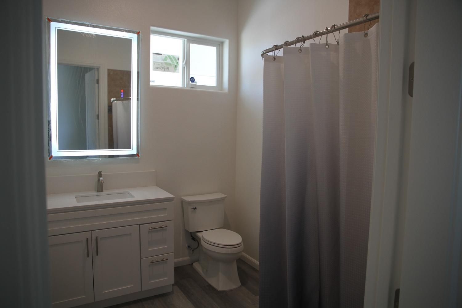 728 W Vassar, Fresno, CA 93705