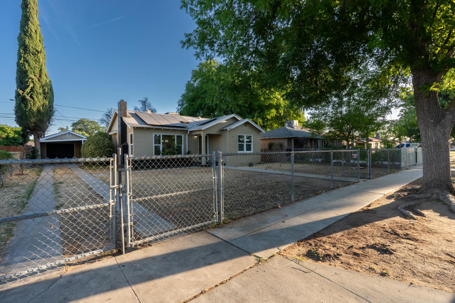 4918 E Illinois Ave, Fresno, CA 93727