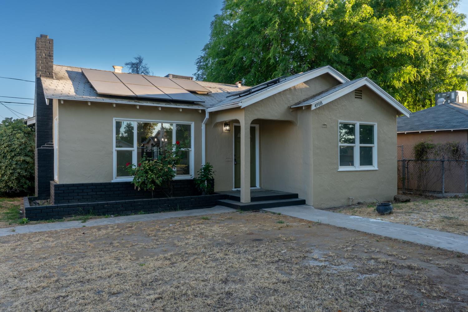 4918 E Illinois Ave, Fresno, CA 93727