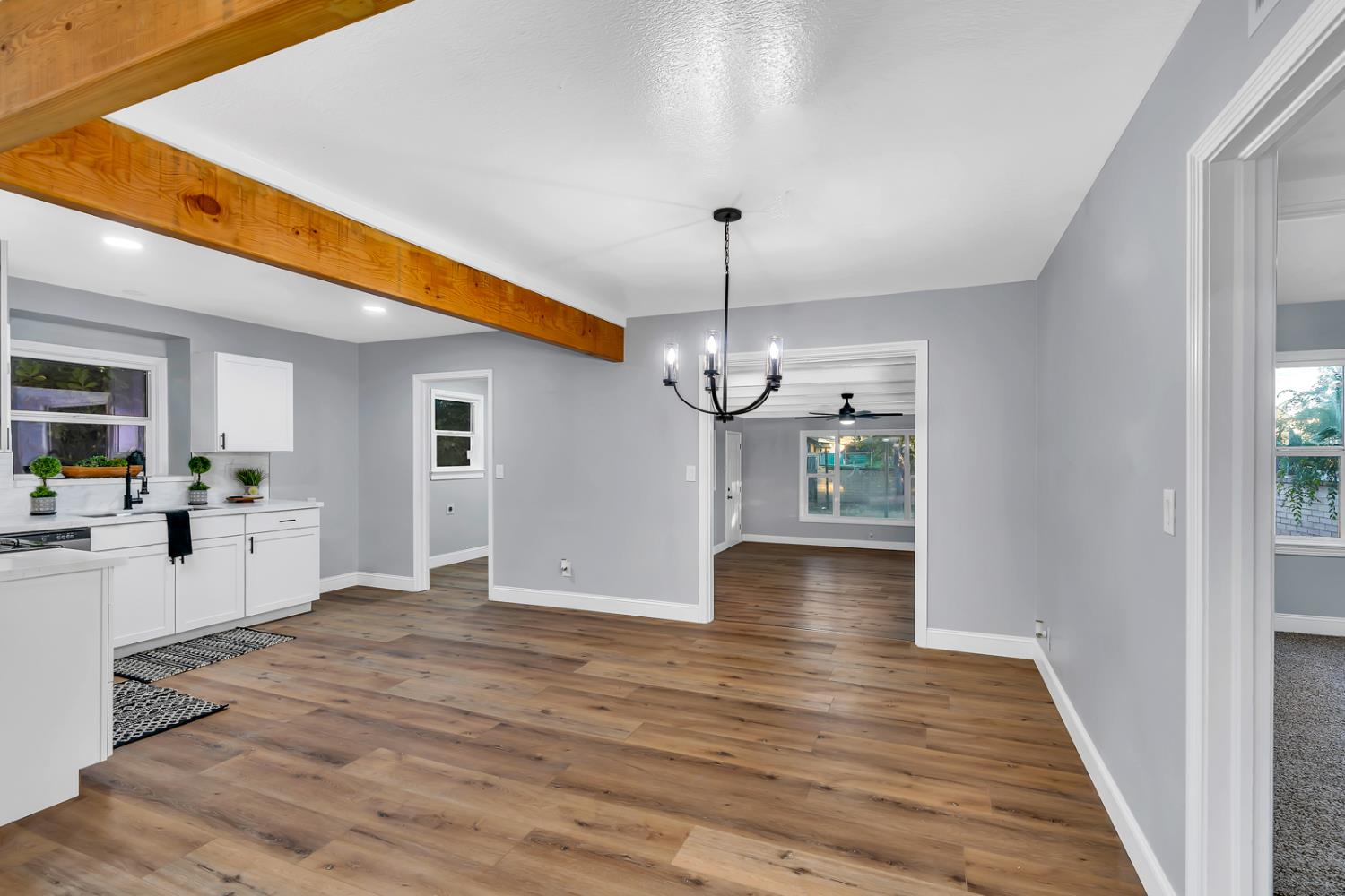 4918 E Illinois Ave, Fresno, CA 93727