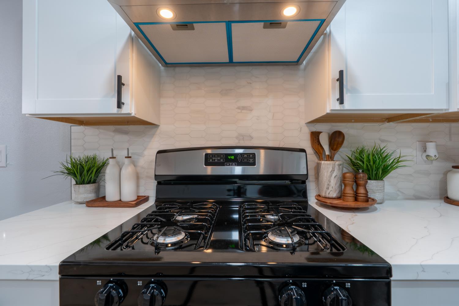 4918 E Illinois Ave, Fresno, CA 93727