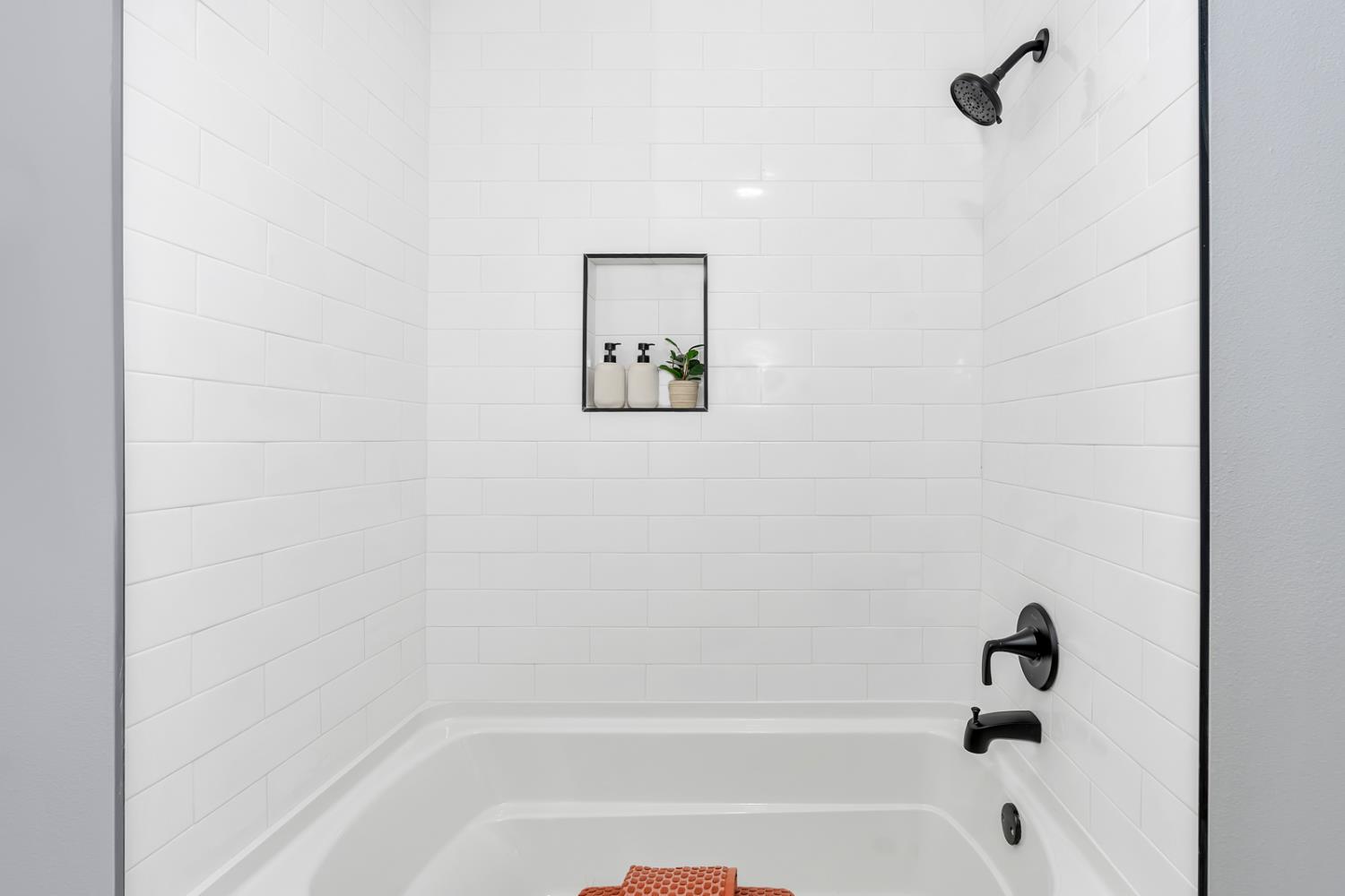 4918 E Illinois Ave, Fresno, CA 93727