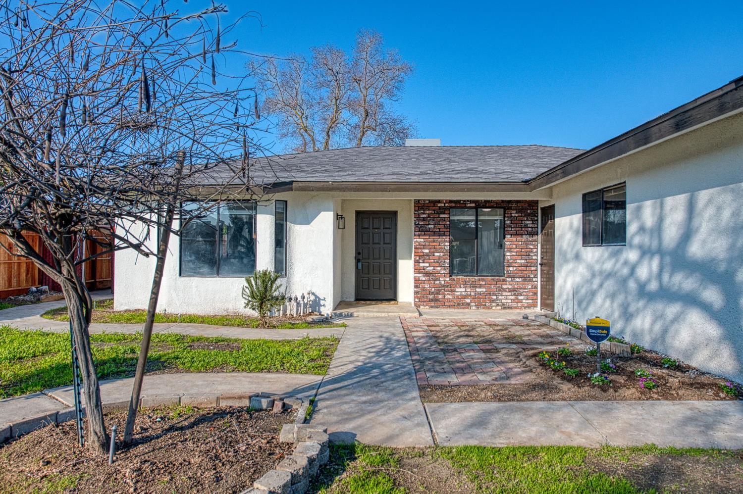5901 E Madison Ave, Fresno, CA 93727