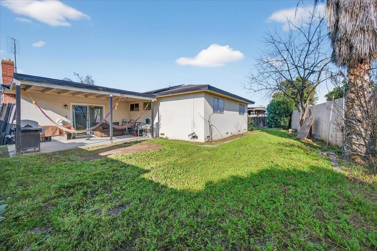 2931 Paula Dr, Clovis, CA 93612