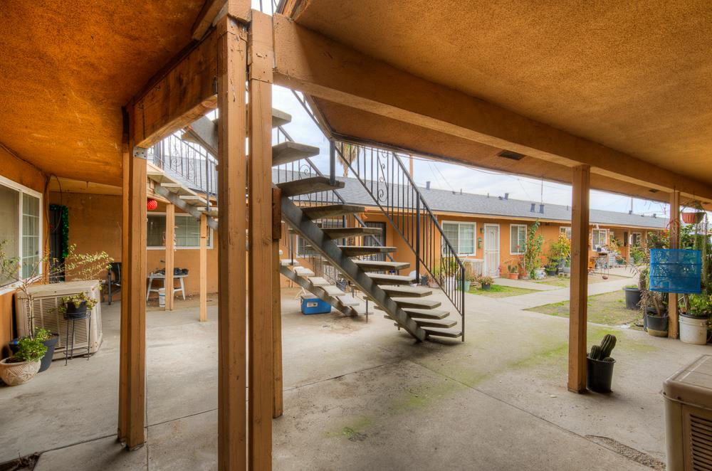 1275 N 8Th St, Fresno, CA 93703