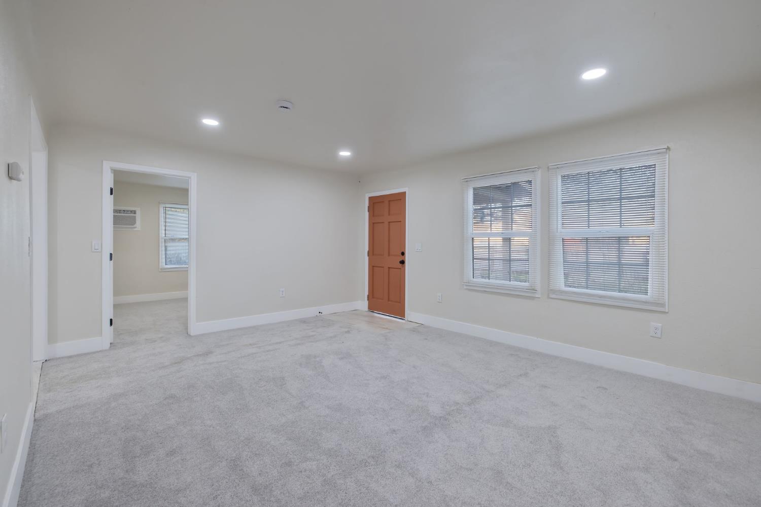 600 E Tulare St, Avenal, CA 93204