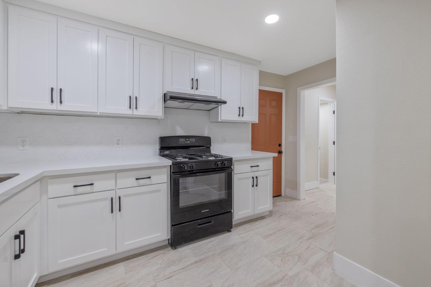 600 E Tulare St, Avenal, CA 93204