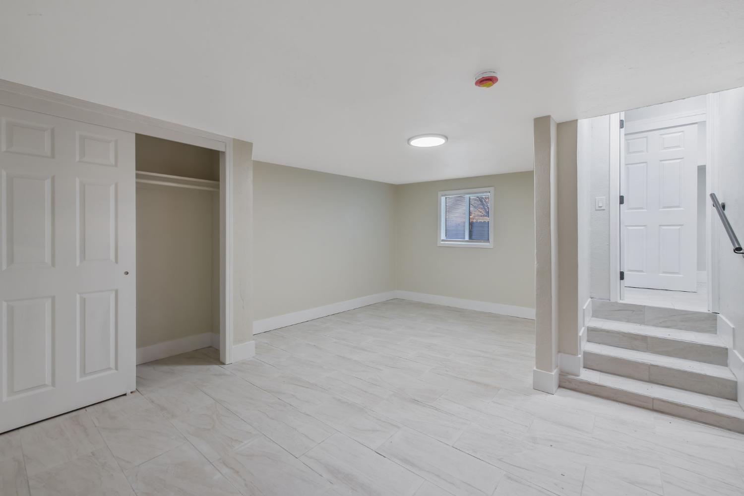 600 E Tulare St, Avenal, CA 93204