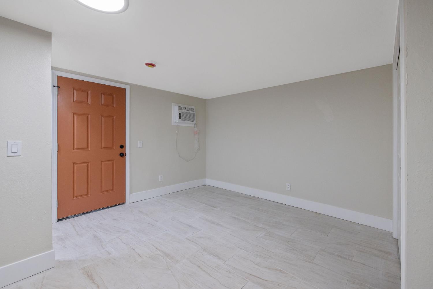 600 E Tulare St, Avenal, CA 93204