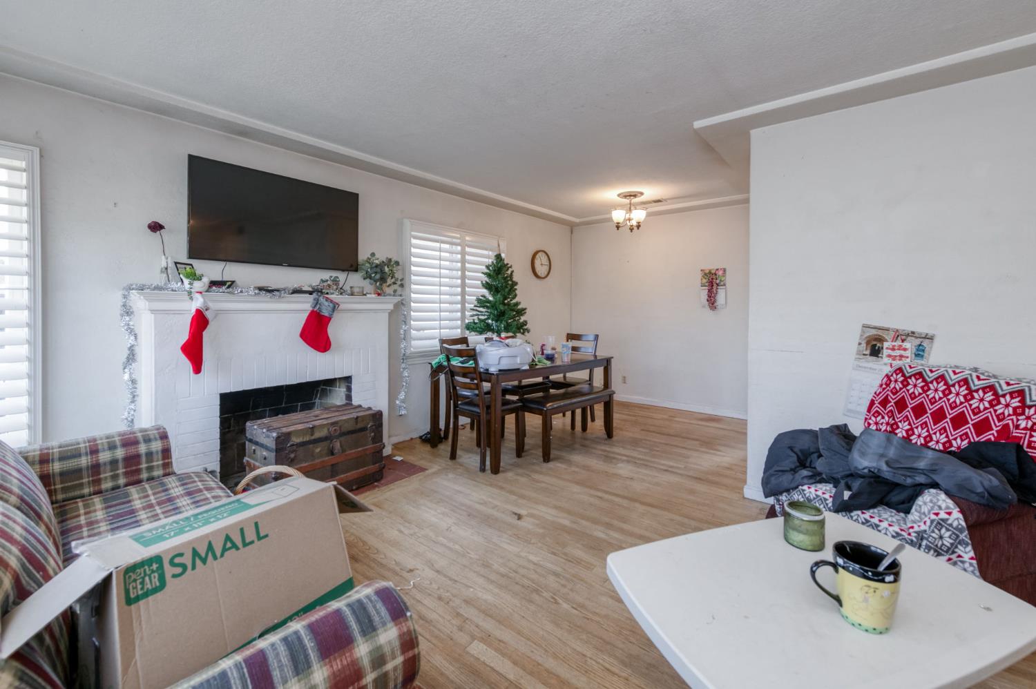 236 E Garland Ave, Fresno, CA 93704