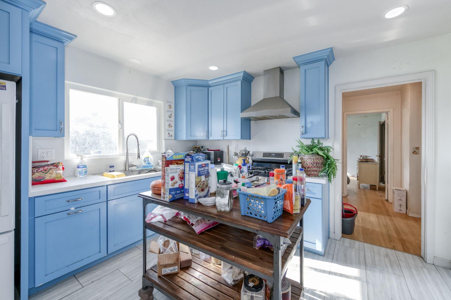 236 E Garland Ave, Fresno, CA 93704