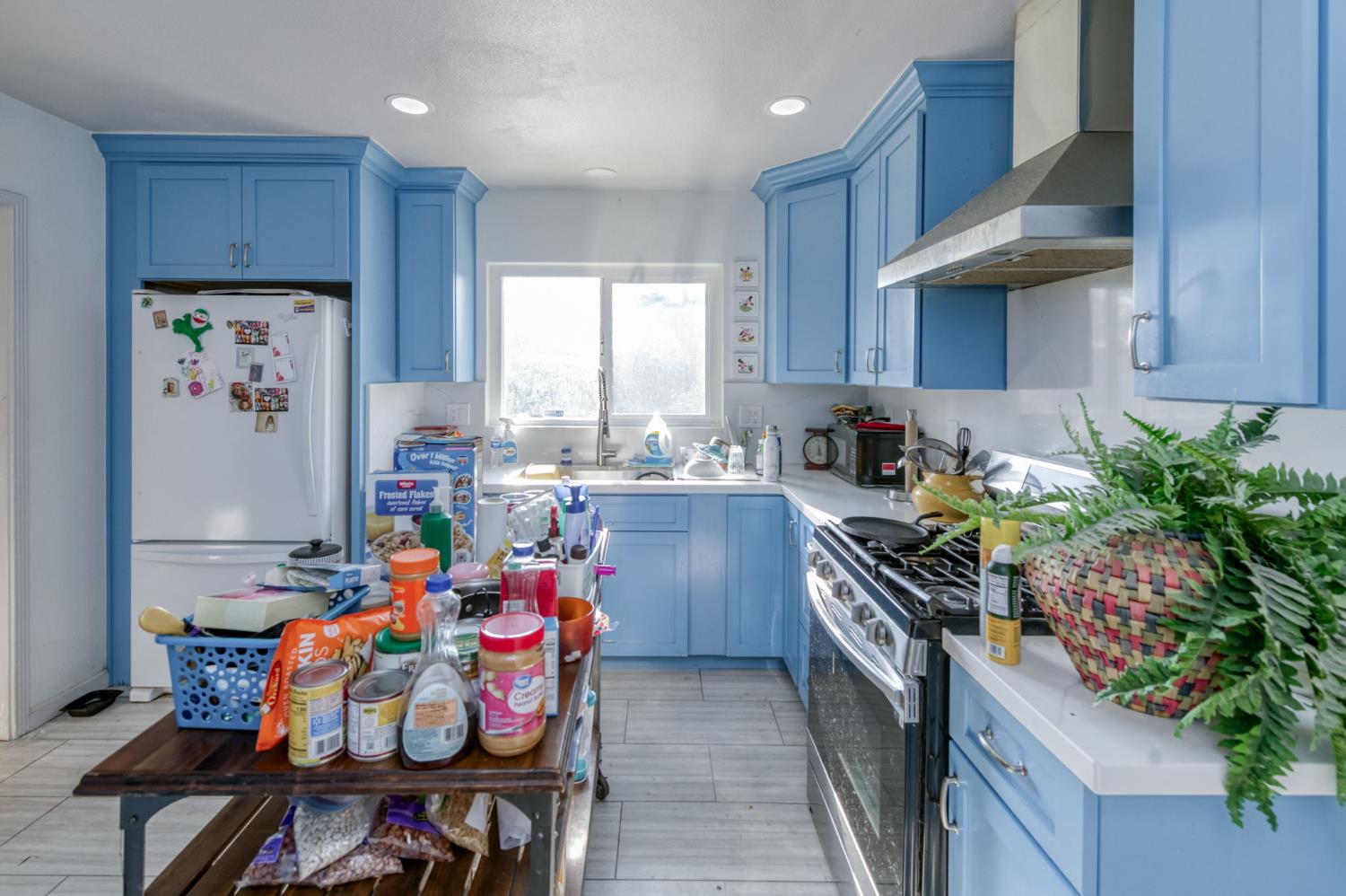 236 E Garland Ave, Fresno, CA 93704