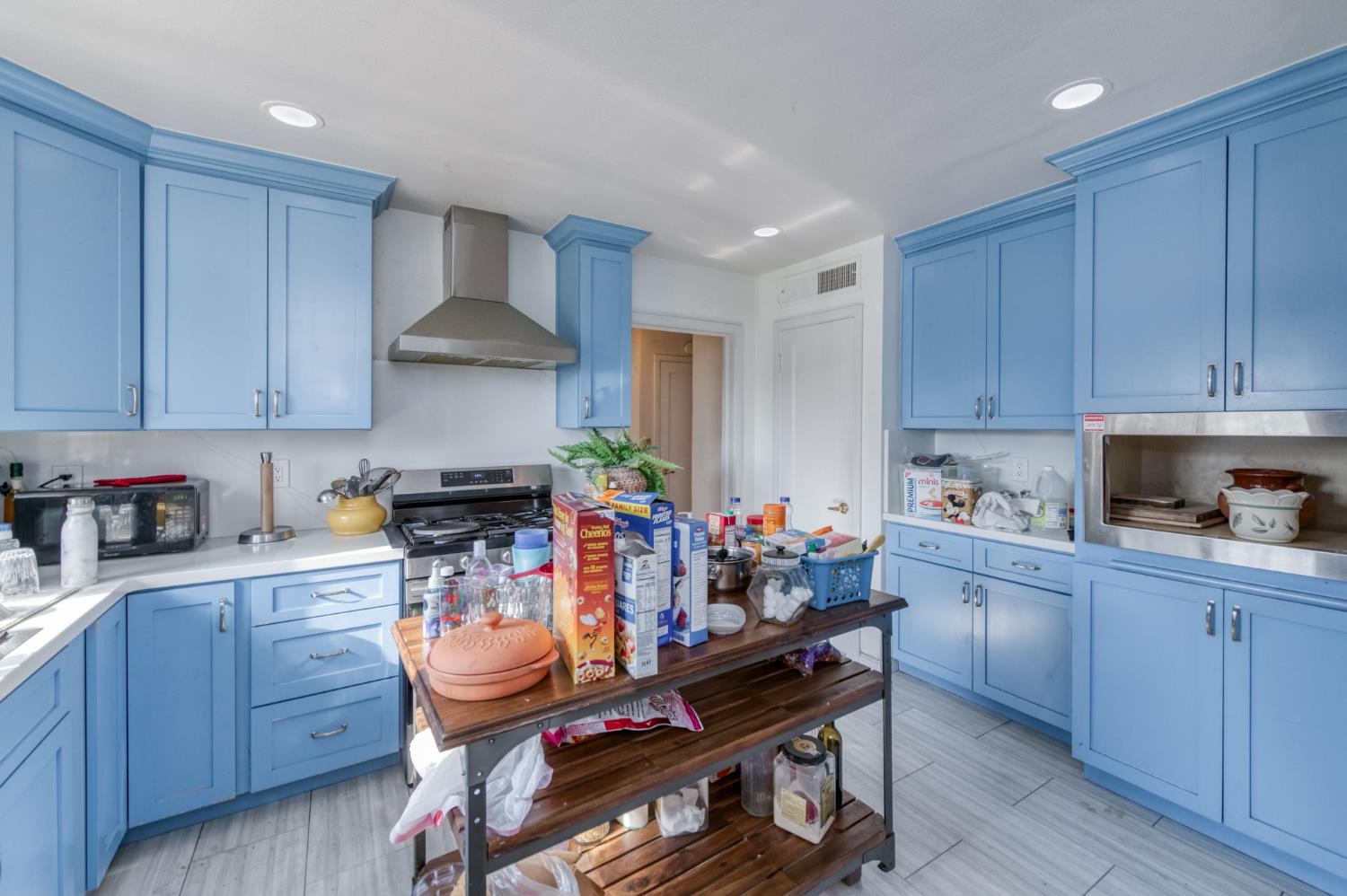 236 E Garland Ave, Fresno, CA 93704