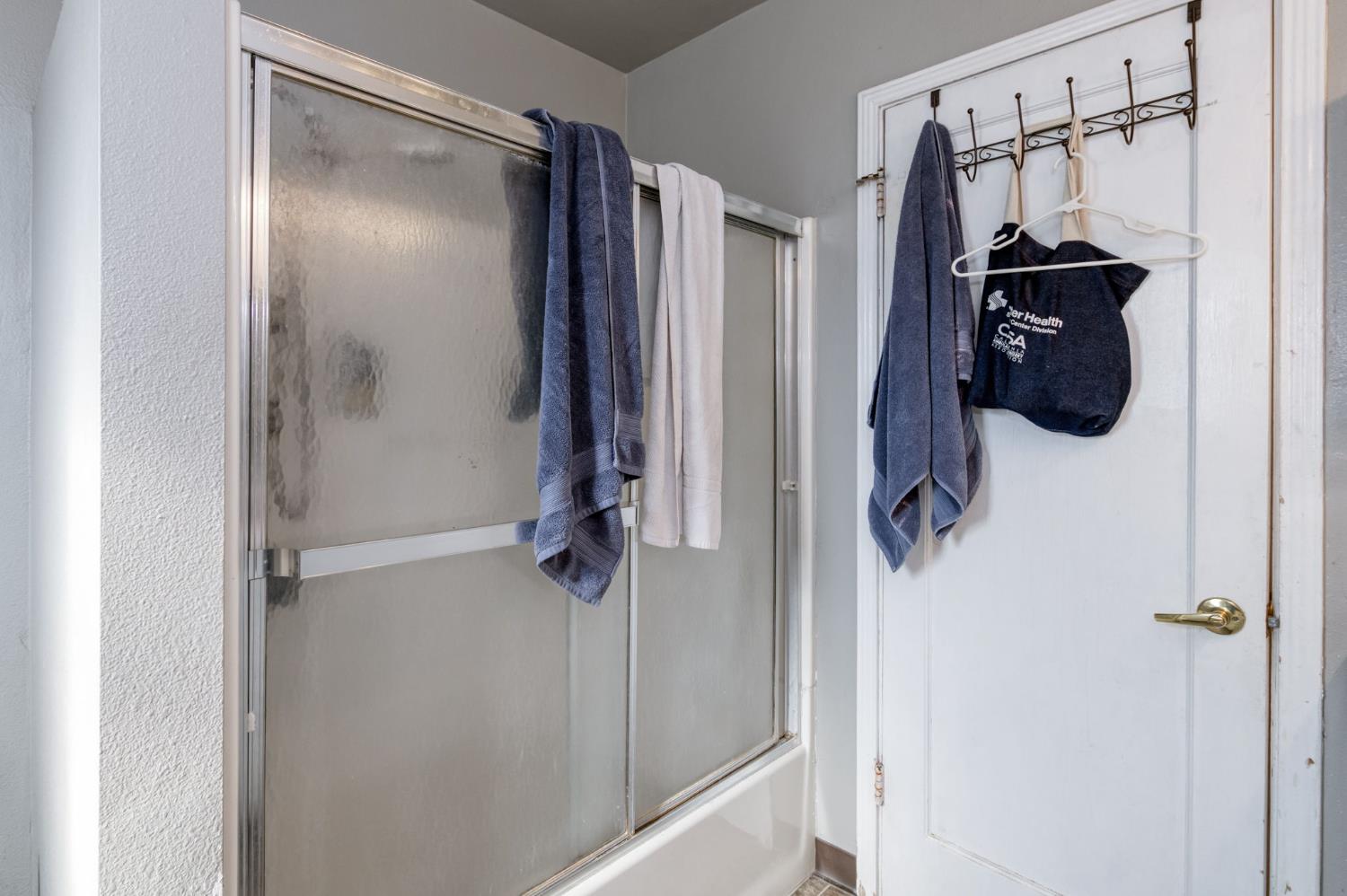 236 E Garland Ave, Fresno, CA 93704