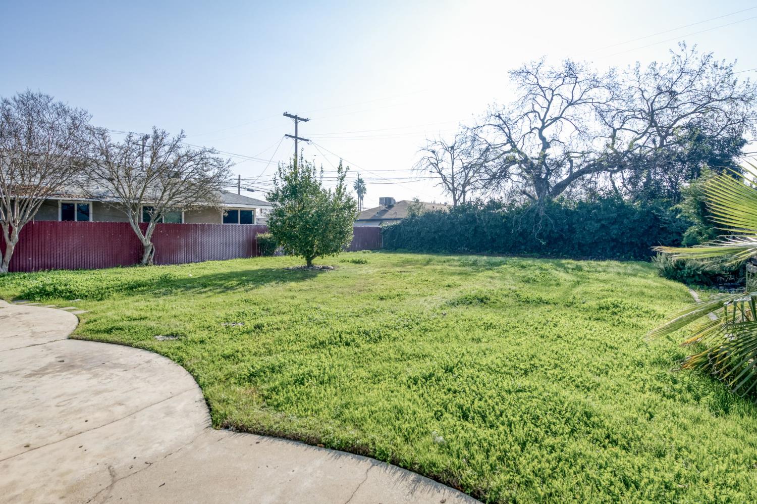 236 E Garland Ave, Fresno, CA 93704