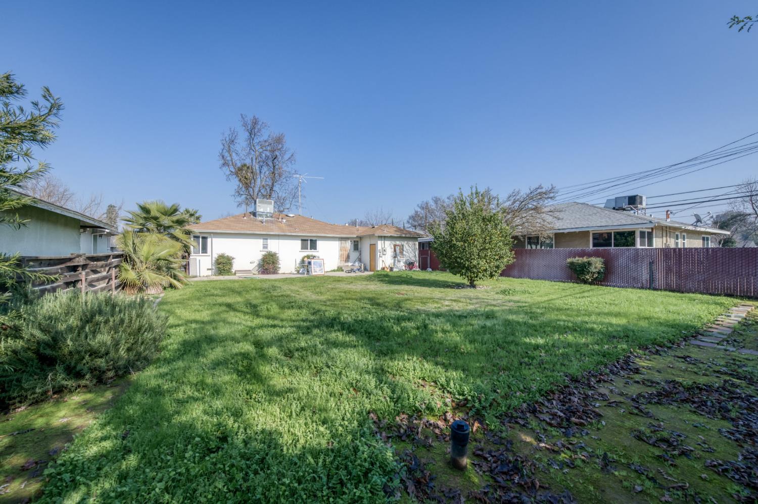 236 E Garland Ave, Fresno, CA 93704