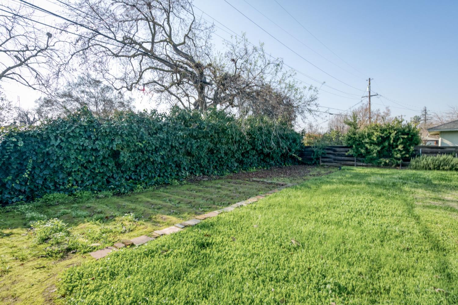 236 E Garland Ave, Fresno, CA 93704