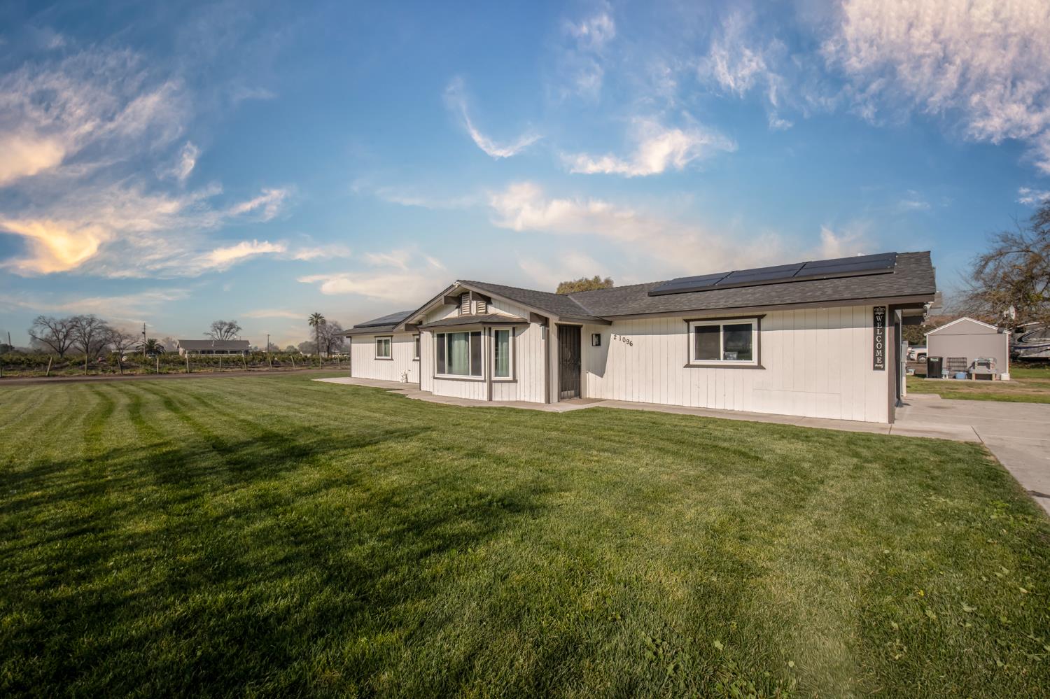 21096 E Weldon Ave, Sanger, CA 93657