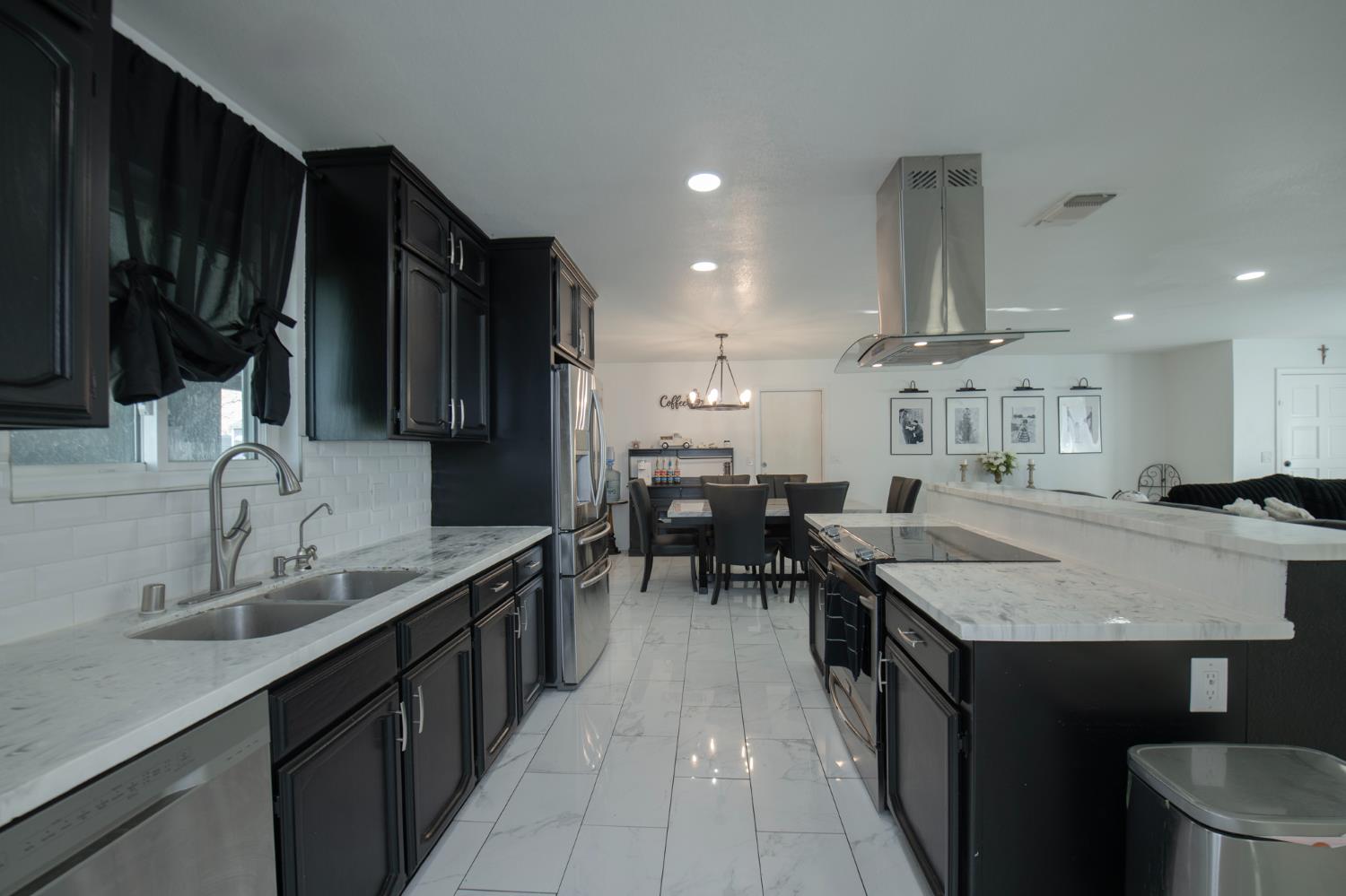 21096 E Weldon Ave, Sanger, CA 93657