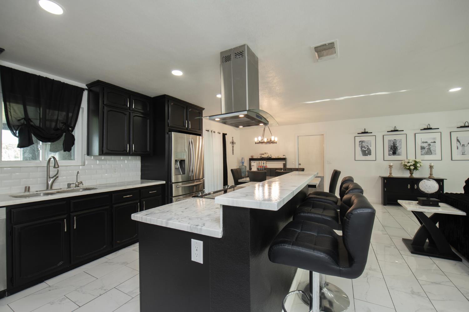 21096 E Weldon Ave, Sanger, CA 93657